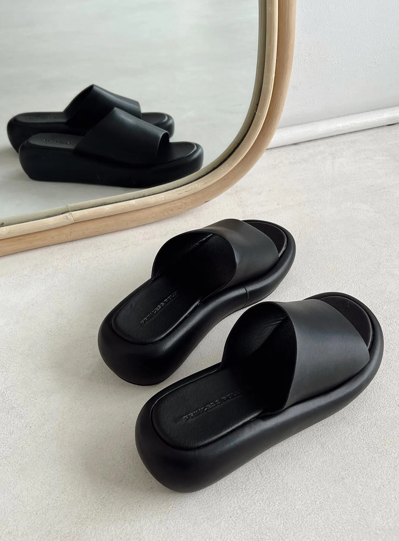 Armell Slides Black