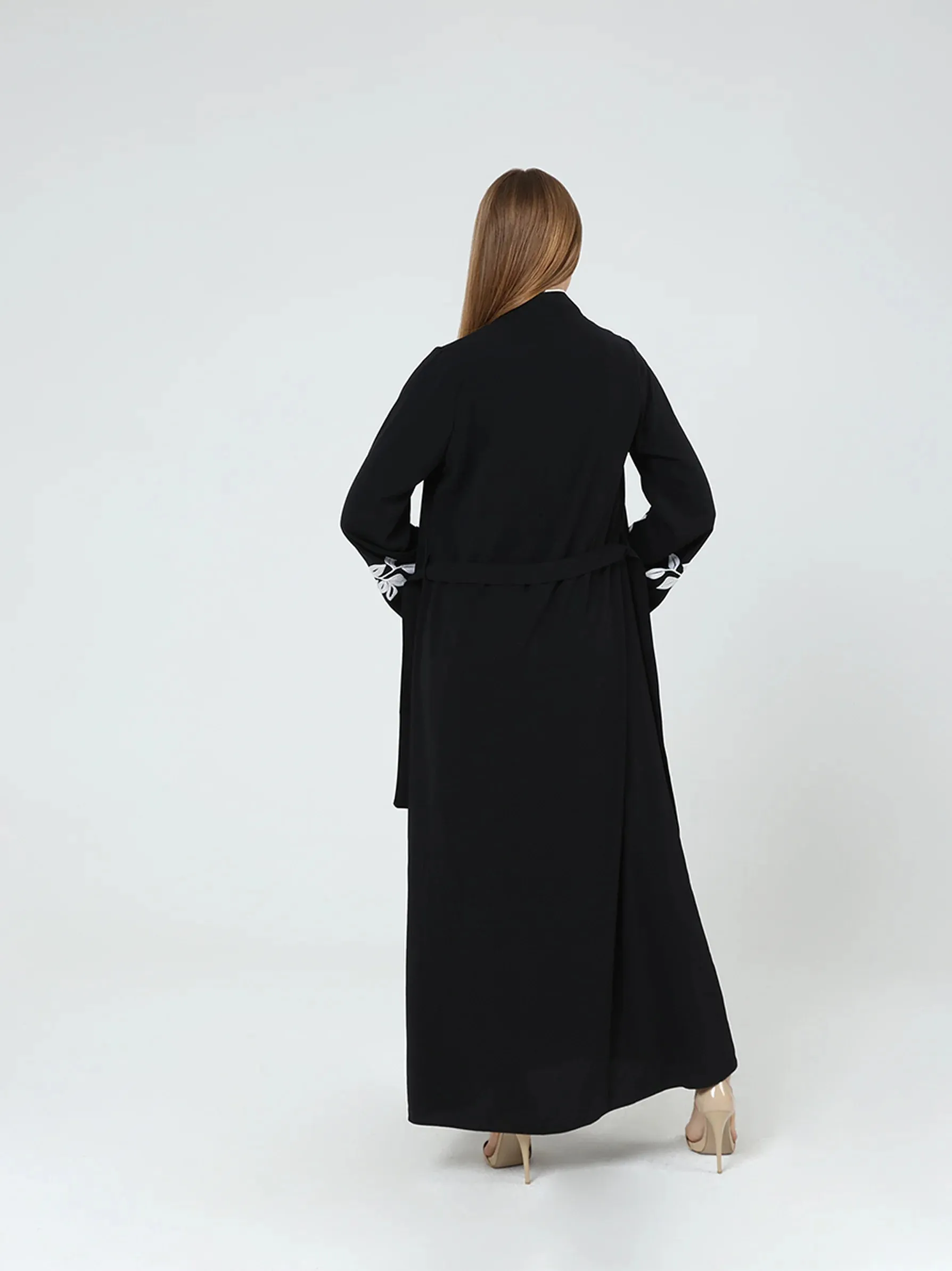 Black Contrast Embroidery Detailed Kimono