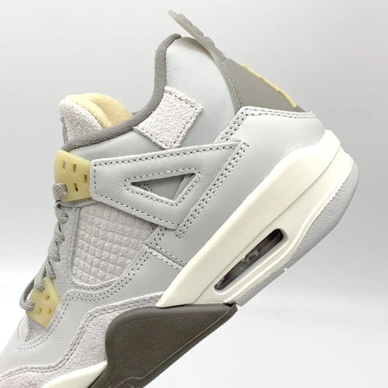 Jordan 4 Retro SE Craft Photon Dust
