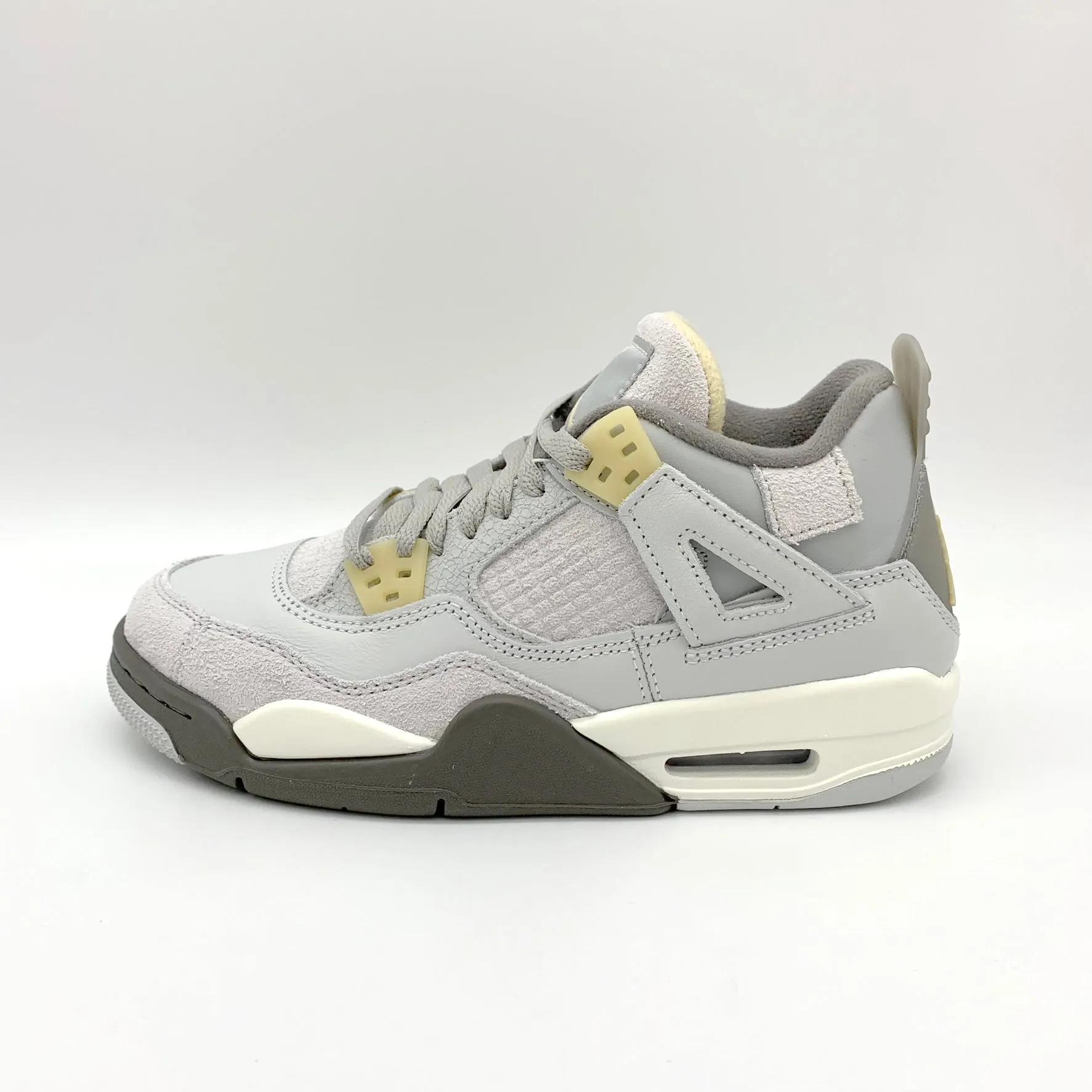Jordan 4 Retro SE Craft Photon Dust