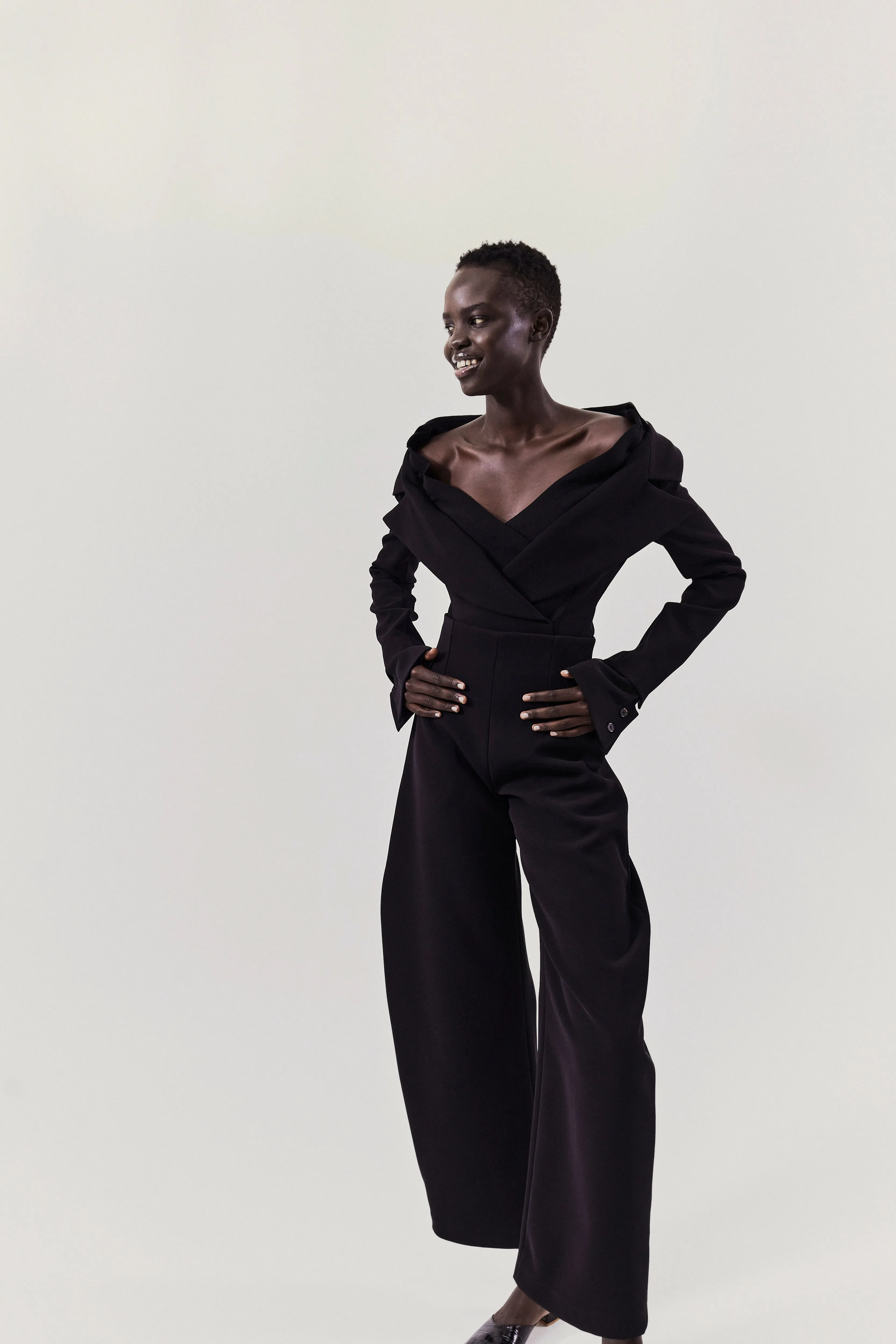 Low Cut Décolleté Bodysuit Shirting Detail Black