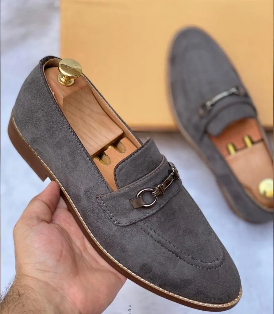 Men Stylish Buckle Suede Moccasin