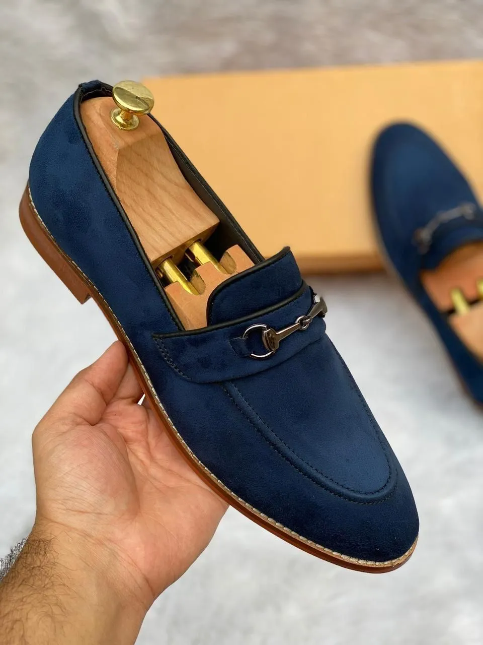 Men Stylish Buckle Suede Moccasin