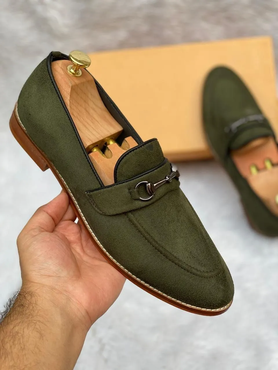 Men Stylish Buckle Suede Moccasin