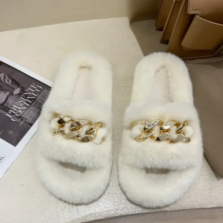 PLUSH CHAIN SLIPPER IN WHITE & BLACK OPTIONS