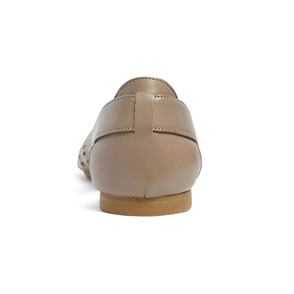Ranya Flat in Taupe Leather