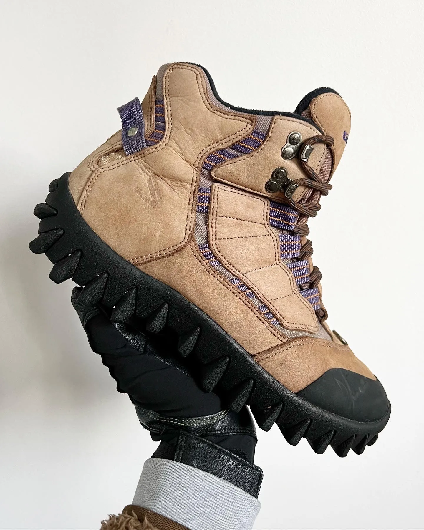 Salomon Early 2000s Contagrip Rugged Sole Boots - Size US9.5