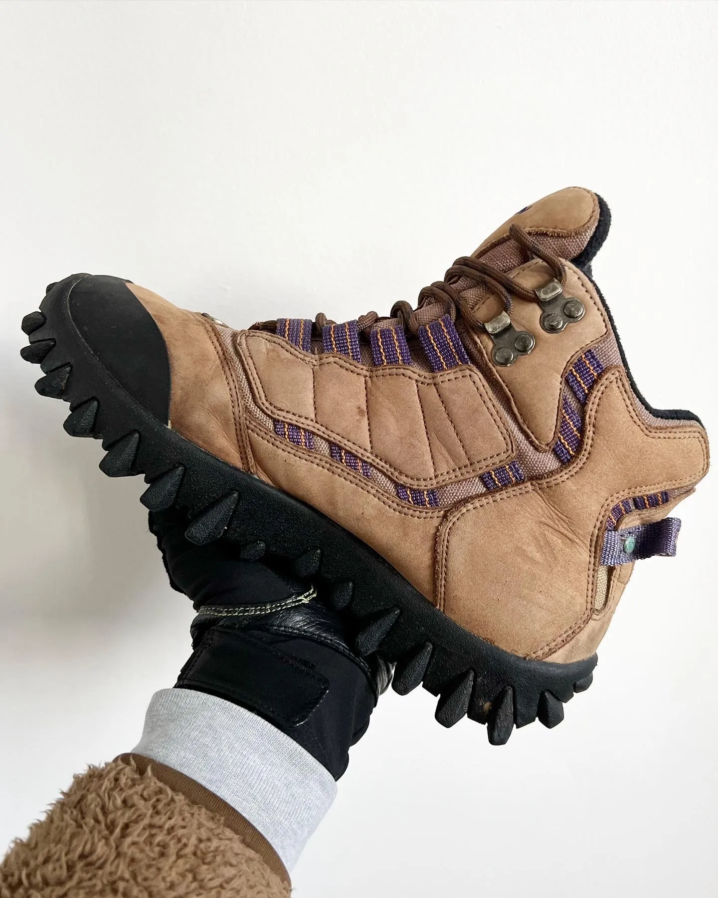 Salomon Early 2000s Contagrip Rugged Sole Boots - Size US9.5