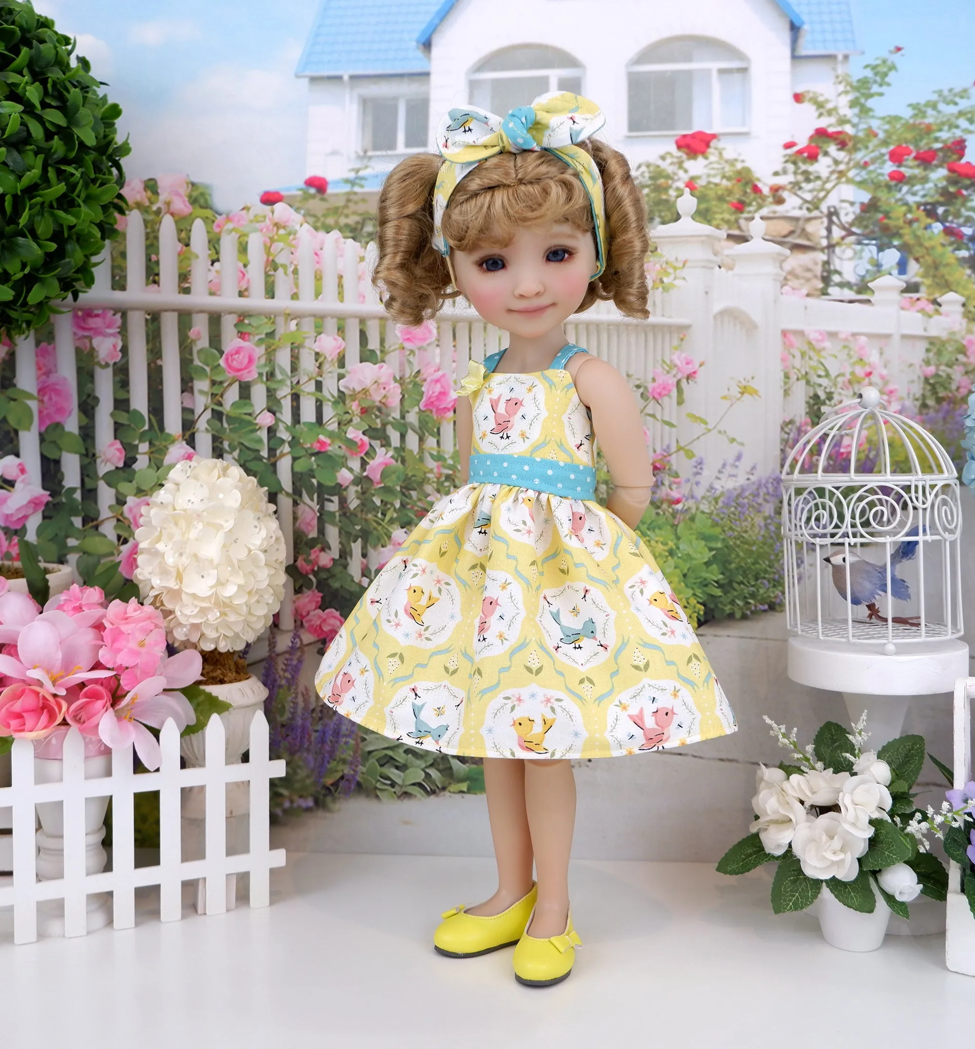 Vintage Robin - dress with shoes for Ruby Red Fashion Friends doll